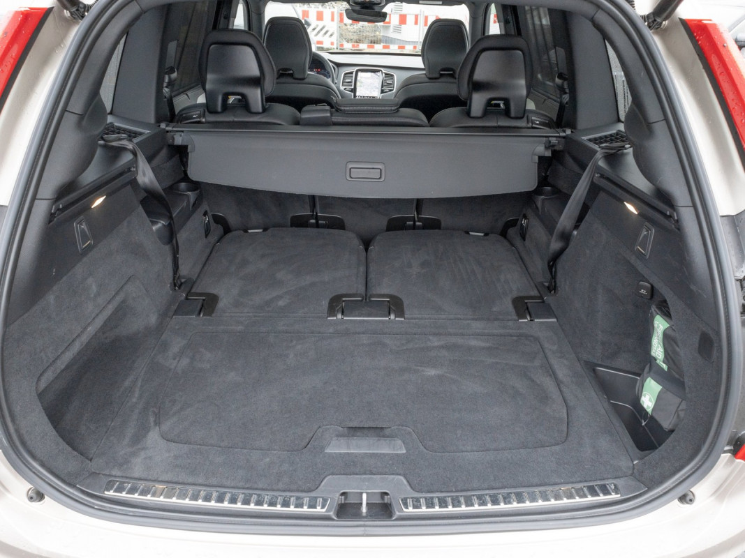 Volvo XC90 B5 (D) AWD - SUV/Off-road - Grau - Gebrauchtwagen - Bild 11