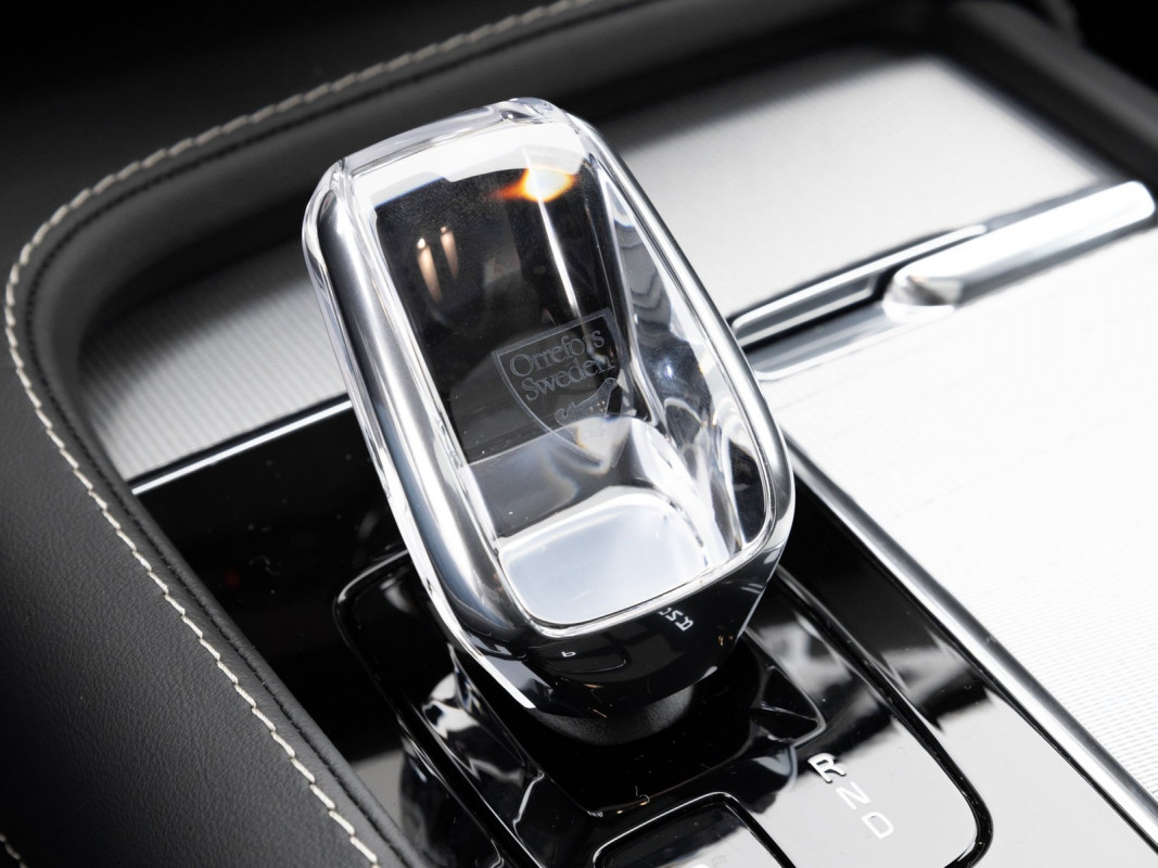 Volvo XC90 B5 (D) AWD - SUV/Off-road - Grau - Gebrauchtwagen - Bild 14