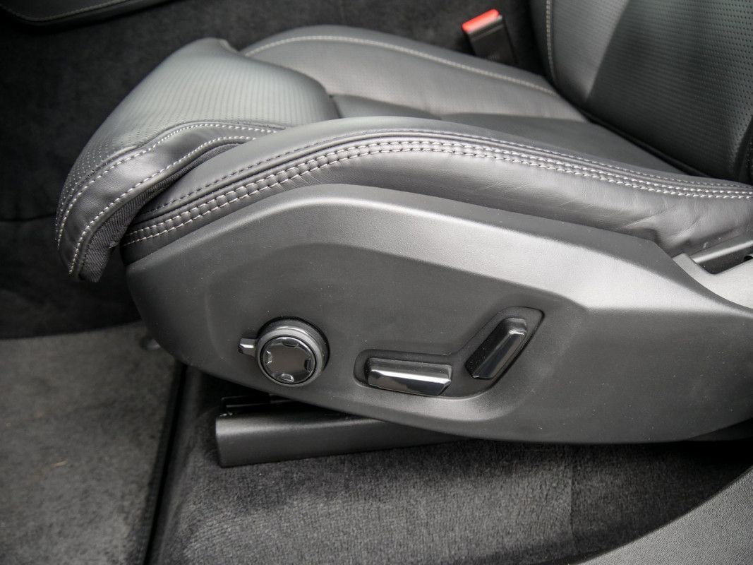 Volvo XC90 B5 (D) AWD - SUV/Off-road - Weiss - Gebrauchtwagen - Bild 15