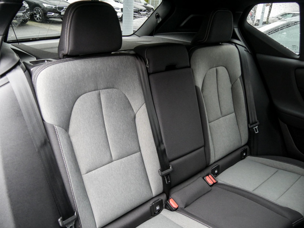 Volvo XC40 T4 Recharge - SUV/Off-road - Grau - Gebrauchtwagen - Bild 5