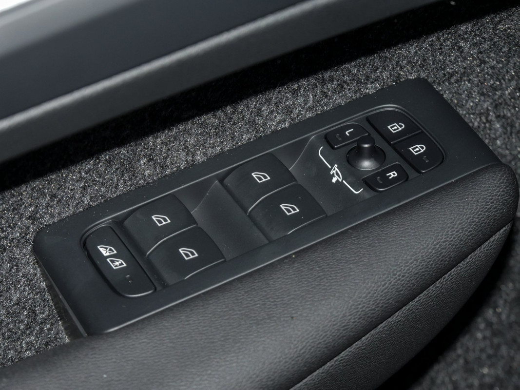 Volvo XC40 T4 Recharge - SUV/Off-road - Grau - Gebrauchtwagen - Bild 15