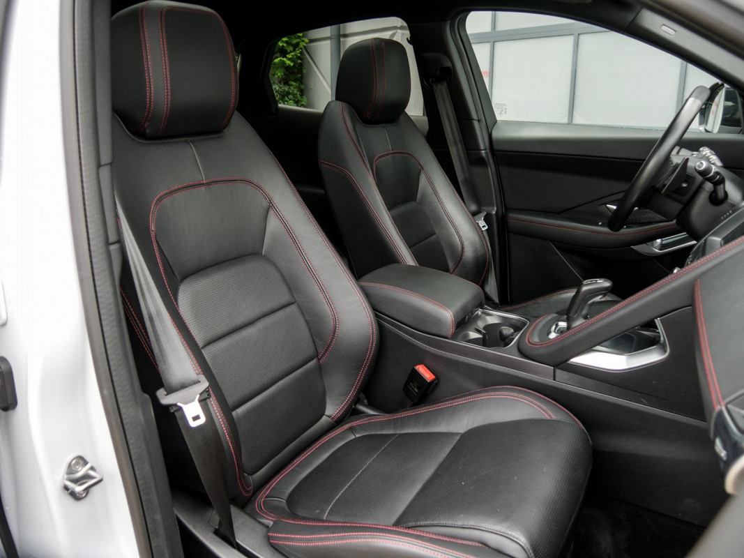 Jaguar E-PACE - SUV/Off-road - Weiss - Gebrauchtwagen - Bild 6