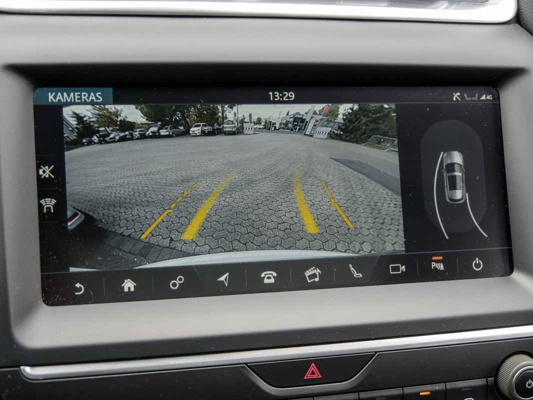 Jaguar E-PACE - SUV/Off-road - Weiss - Gebrauchtwagen - Bild 13