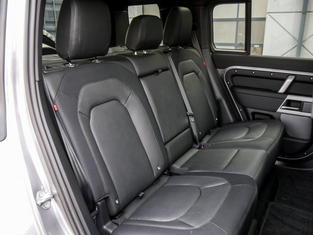 Land Rover Defender - SUV/Off-road - Grau - Gebrauchtwagen - Bild 4