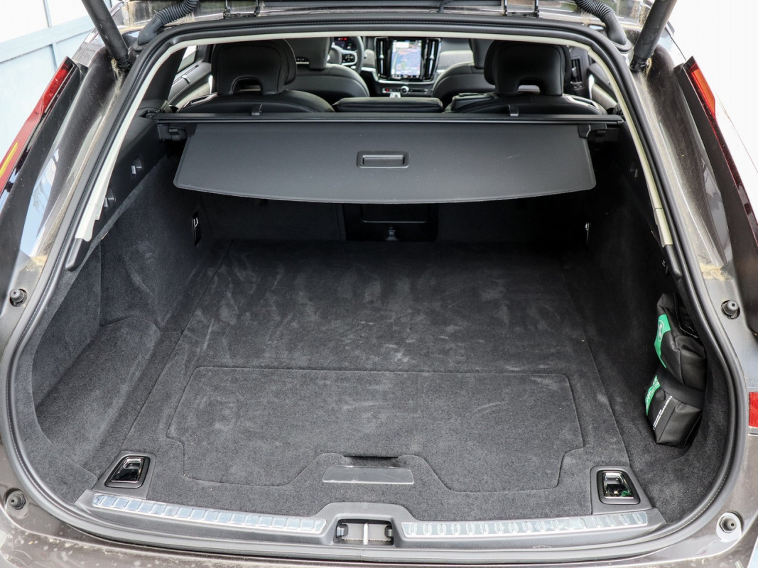 Volvo V90 Kombi - Kombi - Grau - Gebrauchtwagen - Bild 12