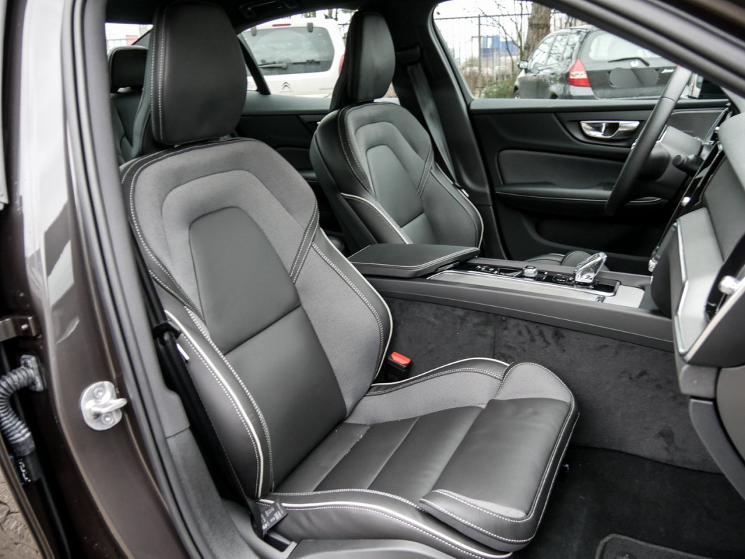 Volvo S60 B4 Benzin Mild-Hybrid - Limousine - Grau - Gebrauchtwagen - Bild 7