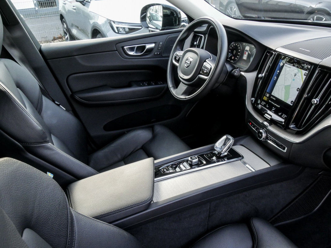 Volvo XC60 B5 Diesel AWD - SUV/Off-road - Schwarz - Gebrauchtwagen - Bild 3