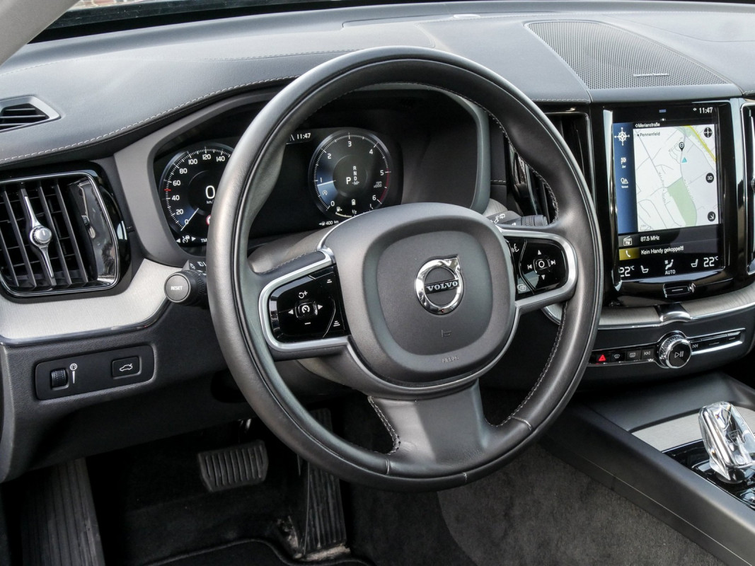 Volvo XC60 B5 Diesel AWD - SUV/Off-road - Schwarz - Gebrauchtwagen - Bild 10