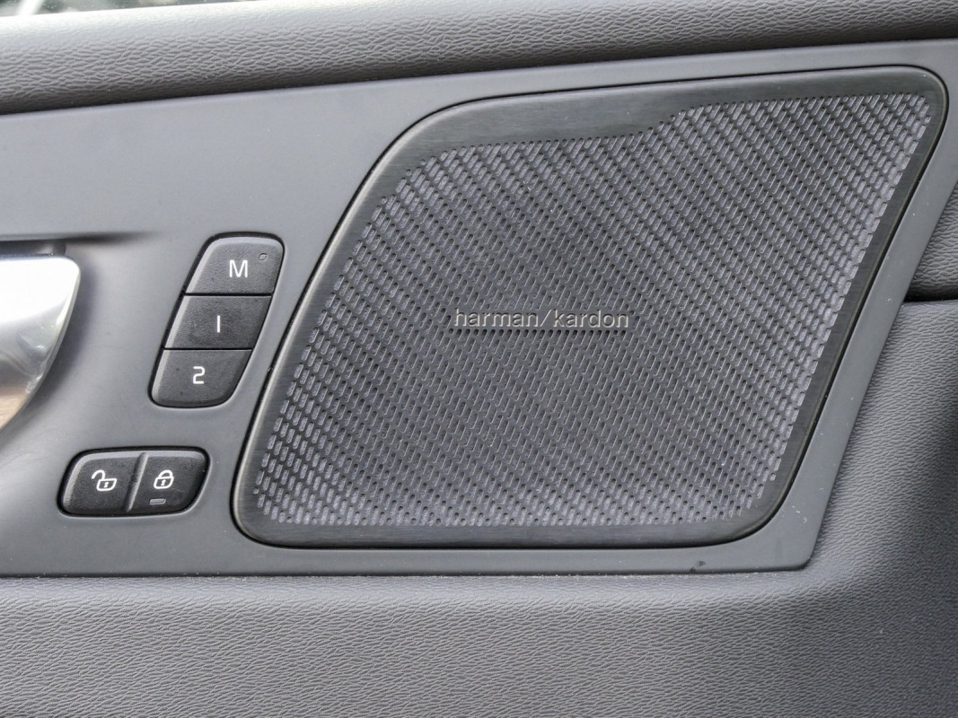 Volvo XC60 B5 Diesel AWD - SUV/Off-road - Schwarz - Gebrauchtwagen - Bild 15