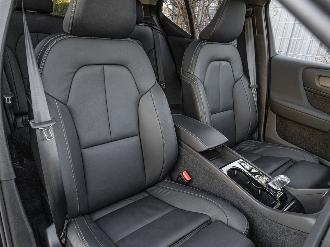 Volvo XC40 T5 Recharge Plug-In Hybrid - SUV/Off-road - Schwarz - Gebrauchtwagen - Bild 6