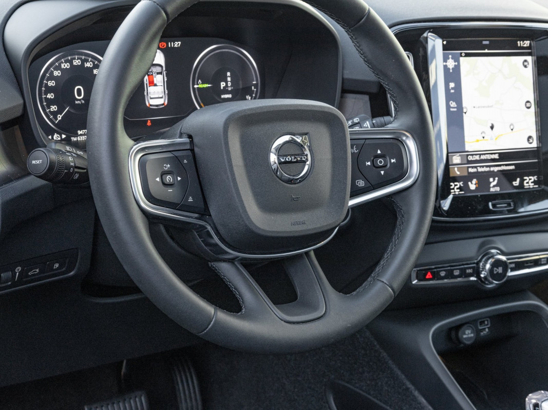 Volvo XC40 T5 Recharge Plug-In Hybrid - SUV/Off-road - Schwarz - Gebrauchtwagen - Bild 12