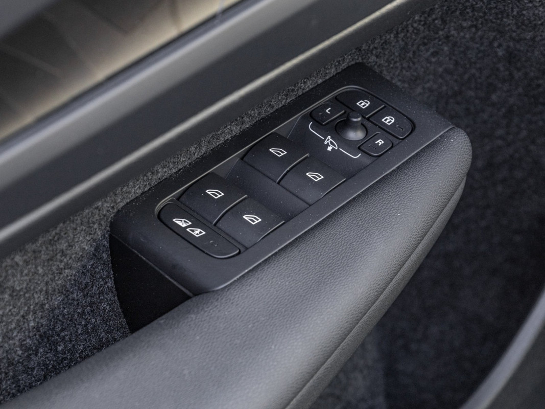 Volvo XC40 T5 Recharge Plug-In Hybrid - SUV/Off-road - Schwarz - Gebrauchtwagen - Bild 13