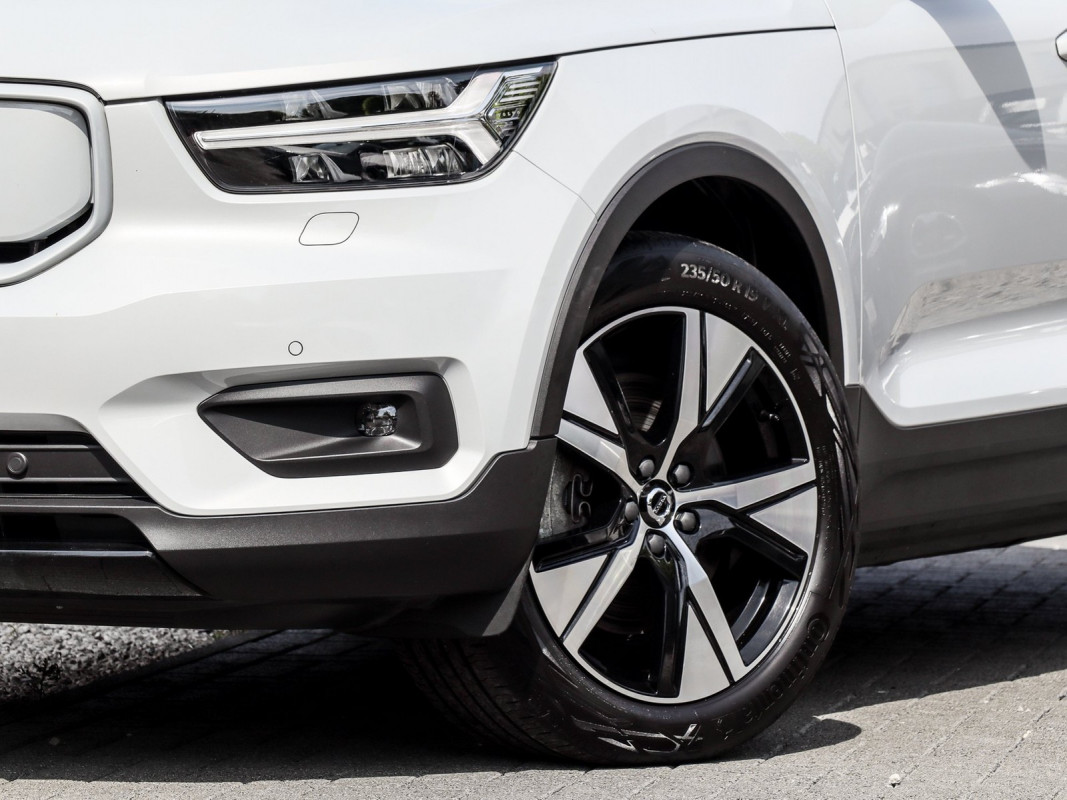 Volvo XC40 Recharge P8 - SUV/Off-road - Silber - Gebrauchtwagen - Bild 6
