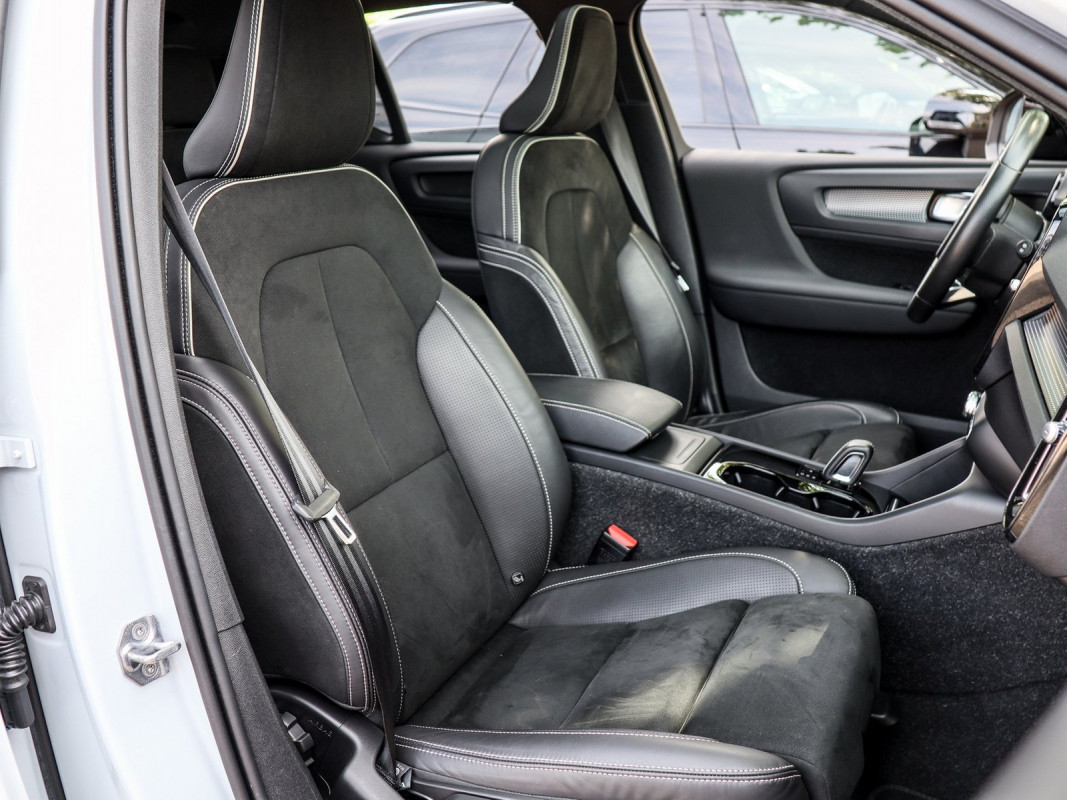 Volvo XC40 Recharge P8 - SUV/Off-road - Silber - Gebrauchtwagen - Bild 7