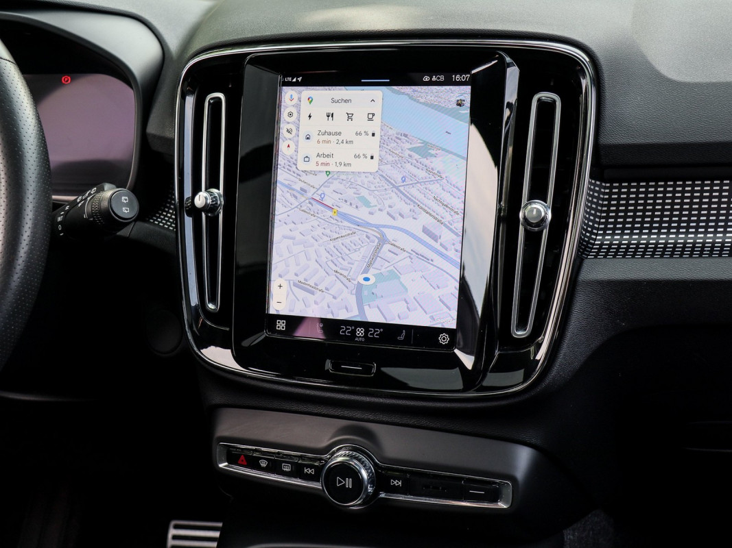 Volvo XC40 Recharge P8 - SUV/Off-road - Silber - Gebrauchtwagen - Bild 9