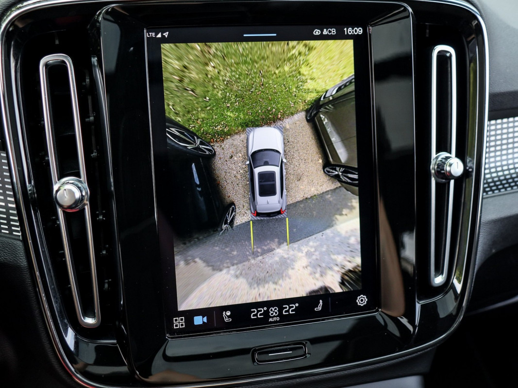 Volvo XC40 Recharge P8 - SUV/Off-road - Silber - Gebrauchtwagen - Bild 14