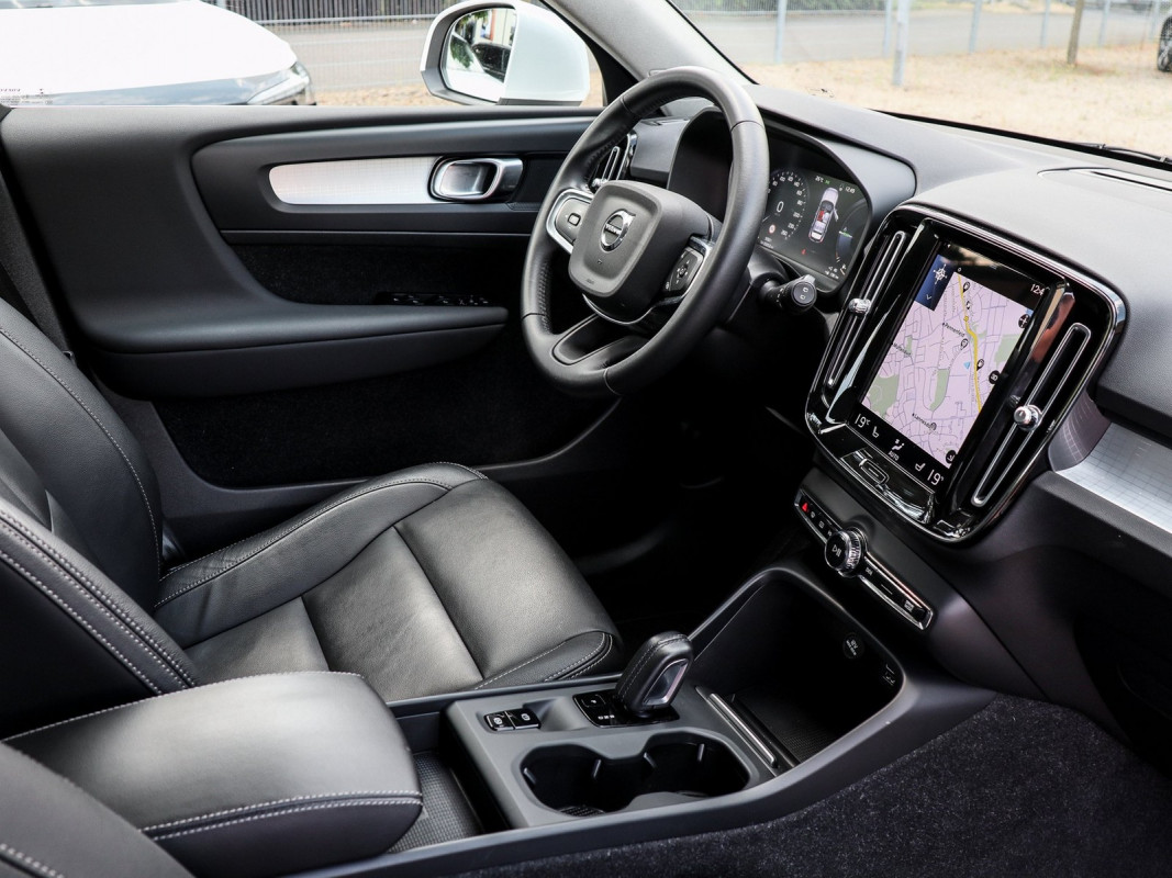 Volvo XC40 T4 Aut. - SUV/Off-road - Weiss - Gebrauchtwagen - Bild 3