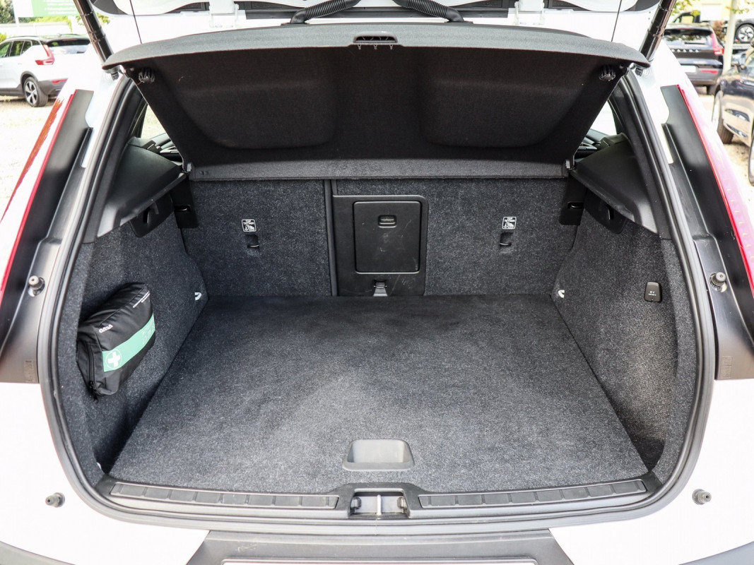 Volvo XC40 T4 Aut. - SUV/Off-road - Weiss - Gebrauchtwagen - Bild 12