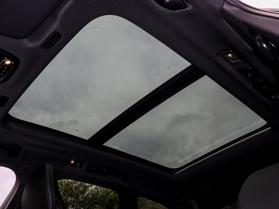 Volvo XC60 T8 Recharge AWD - SUV/Off-road - Schwarz - Gebrauchtwagen - Bild 13