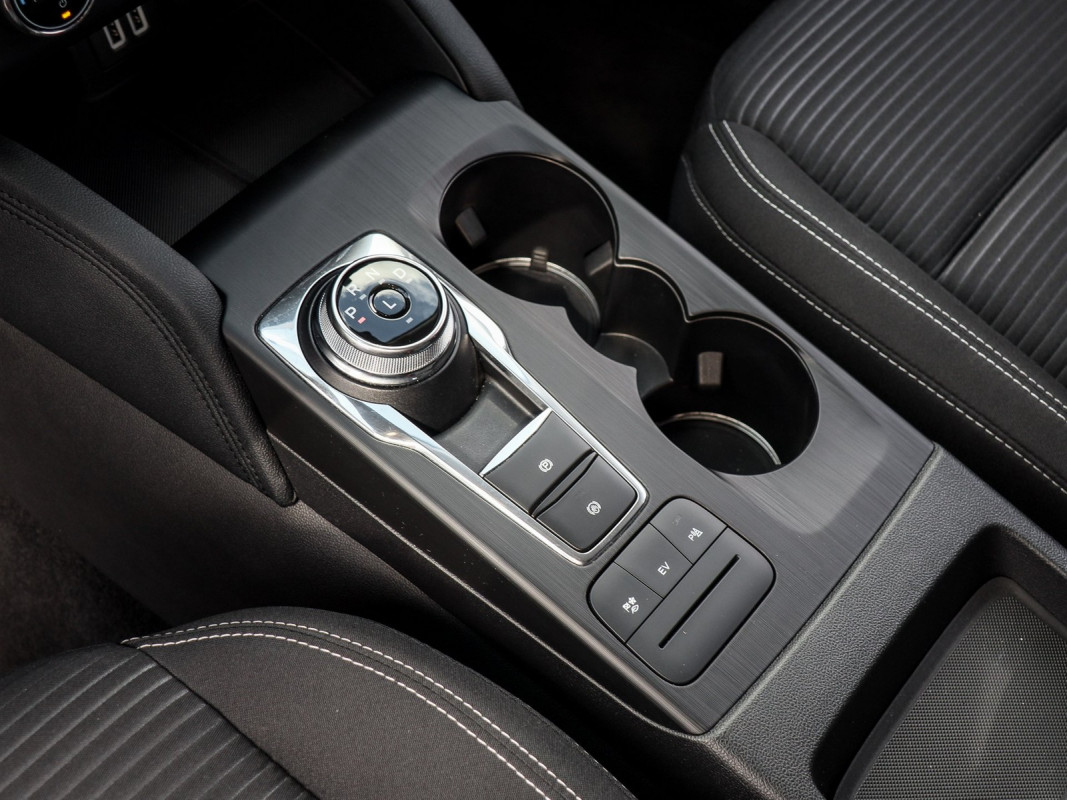 Ford Kuga - SUV/Off-road - Blau - Gebrauchtwagen - Bild 12