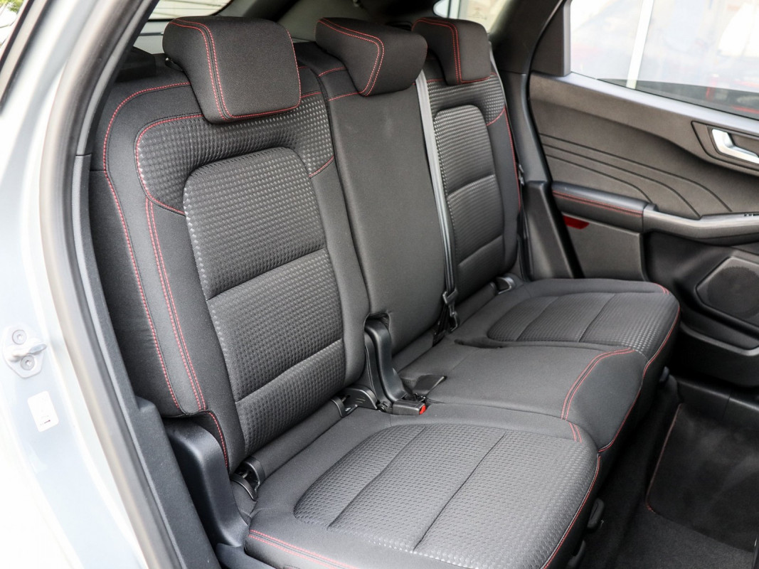 Ford Kuga - SUV/Off-road - Silber - Gebrauchtwagen - Bild 5