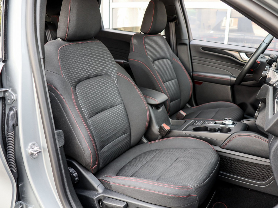 Ford Kuga - SUV/Off-road - Silber - Gebrauchtwagen - Bild 7