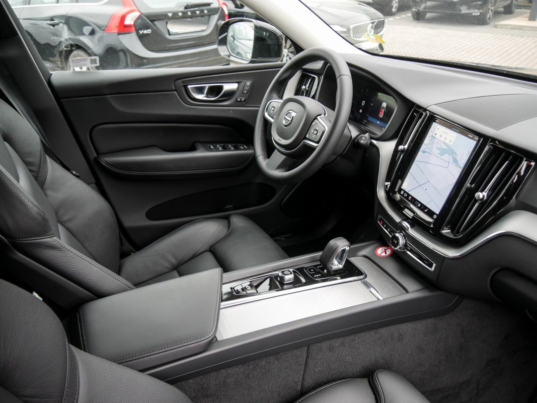 Volvo XC60 B4 Diesel - SUV/Off-road - Schwarz - Gebrauchtwagen - Bild 3