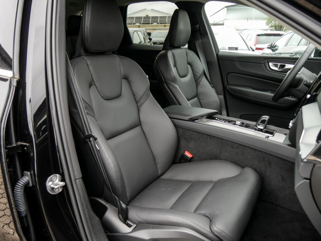 Volvo XC60 B4 Diesel - SUV/Off-road - Schwarz - Gebrauchtwagen - Bild 7