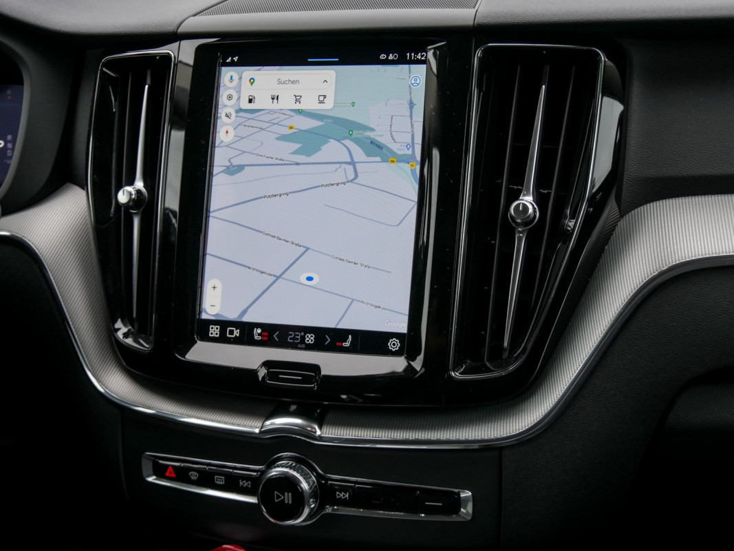 Volvo XC60 B4 Diesel - SUV/Off-road - Schwarz - Gebrauchtwagen - Bild 9