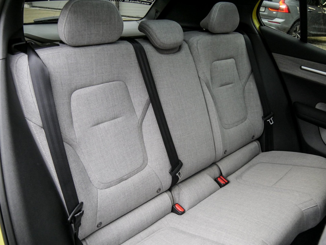 Volvo EX30 Single Motor Extended Range - SUV/Off-road - Gelb - Gebrauchtwagen - Bild 5