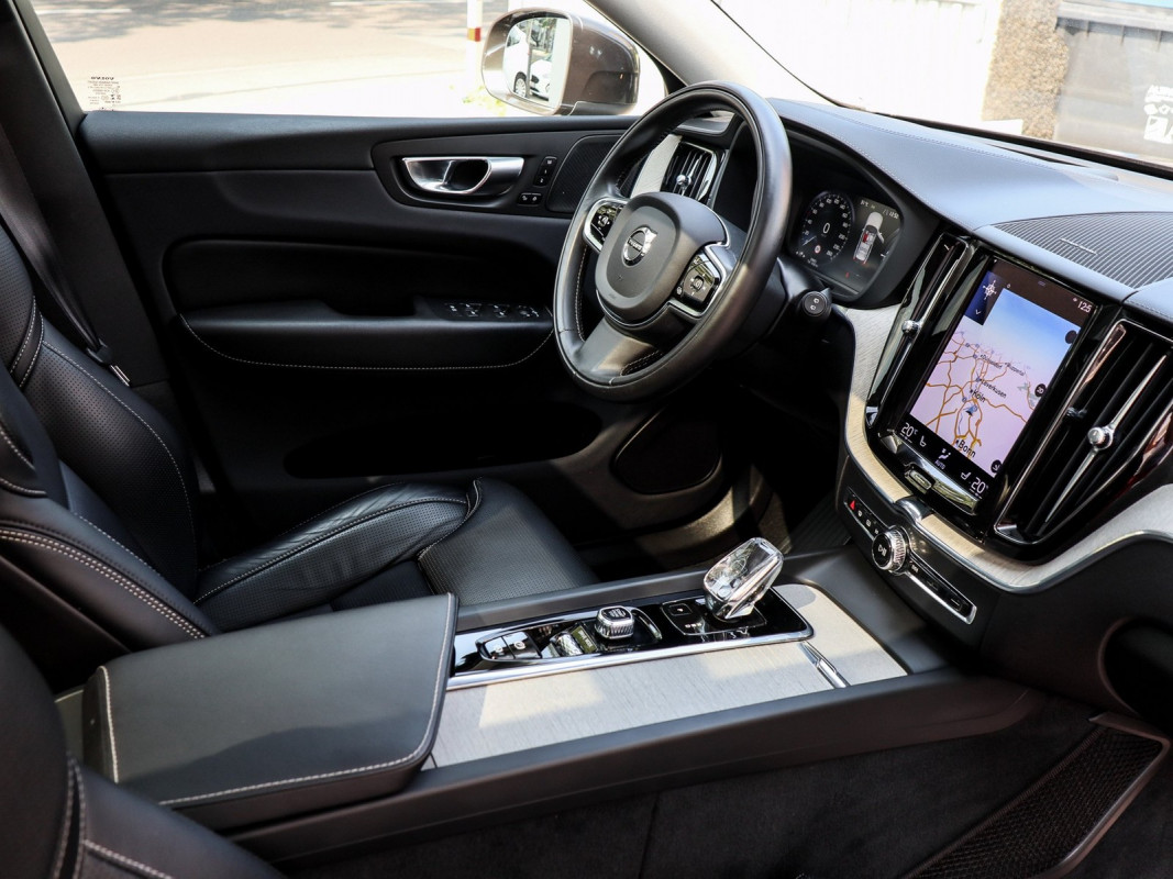 Volvo XC60 T8 AWD Recharge - SUV/Off-road - Grau - Gebrauchtwagen - Bild 3