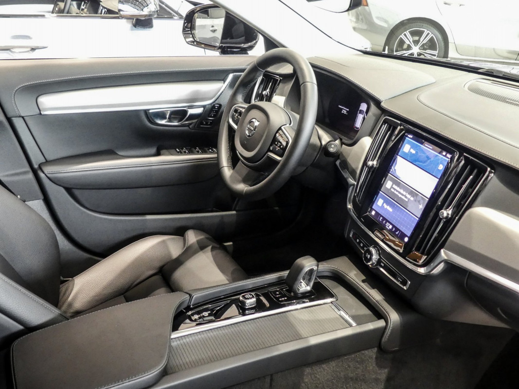 Volvo V90 B4 (D) - Kombi - Schwarz - Gebrauchtwagen - Bild 3