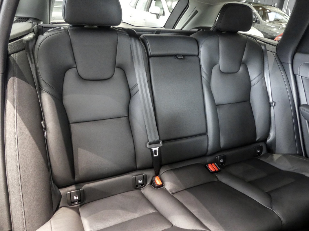 Volvo V90 B4 (D) - Kombi - Schwarz - Gebrauchtwagen - Bild 5
