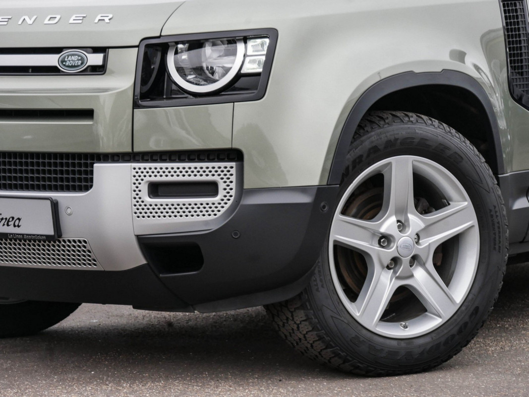 Land Rover Defender 110 D240 S - Winterpaket - Pano - AHK - SUV/Off-road - Grün - Gebrauchtwagen - Bild 5