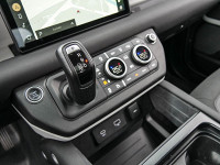 Land Rover Defender 110 D240 S - Winterpaket - Pano - AHK - SUV/Off-road - Grün - Gebrauchtwagen - Bild 9