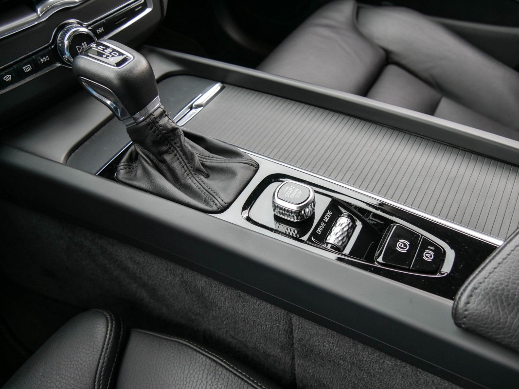 Volvo XC60 - SUV/Off-road - Schwarz - Gebrauchtwagen - Bild 11