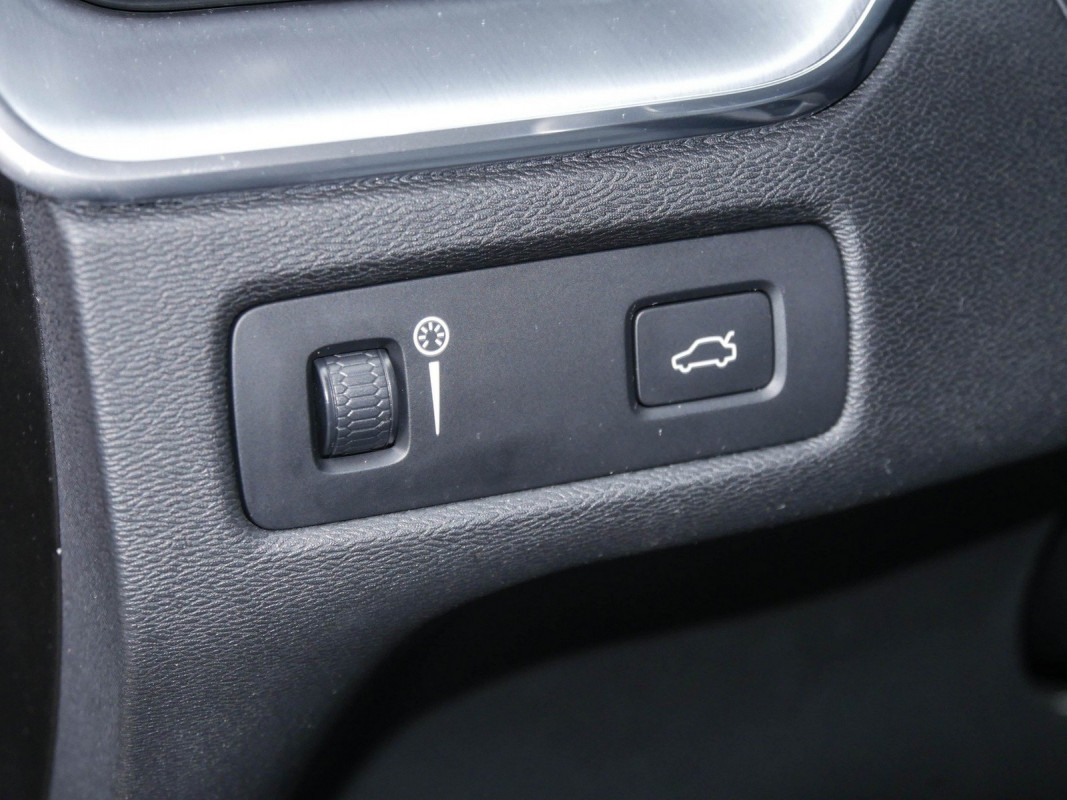 Volvo XC60 - SUV/Off-road - Schwarz - Gebrauchtwagen - Bild 15