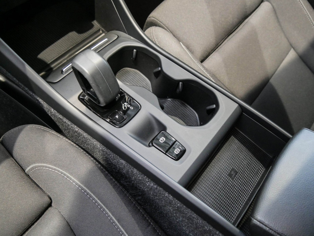 Volvo XC40 - SUV/Off-road - Schwarz - Gebrauchtwagen - Bild 11