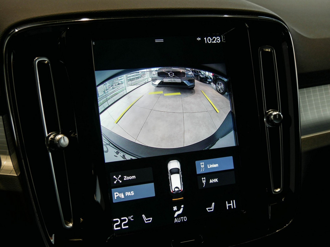 Volvo XC40 - SUV/Off-road - Schwarz - Gebrauchtwagen - Bild 12