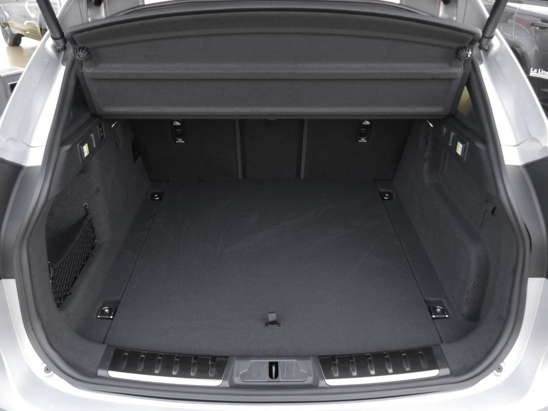 Jaguar F-PACE D200 R-Dynamic Black - Fahrassistenz-Paket - Anhängerkupplung - SUV/Off-road - Silber - Gebrauchtwagen - Bild 14