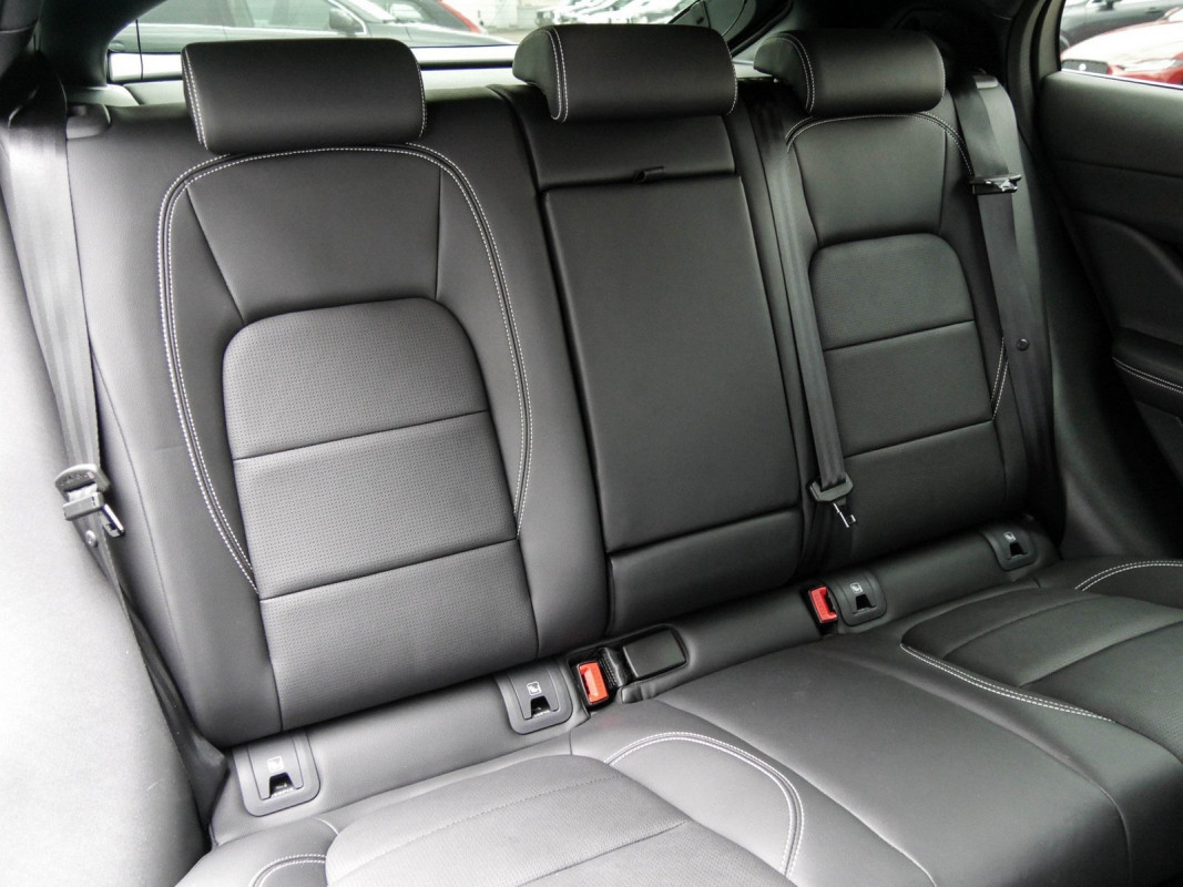 Jaguar I-PACE EV400 R-Dyn. SE UPE: 100.161,- inkl. Bereitstellungskosten - SUV/Off-road - Schwarz - Gebrauchtwagen - Bild 4