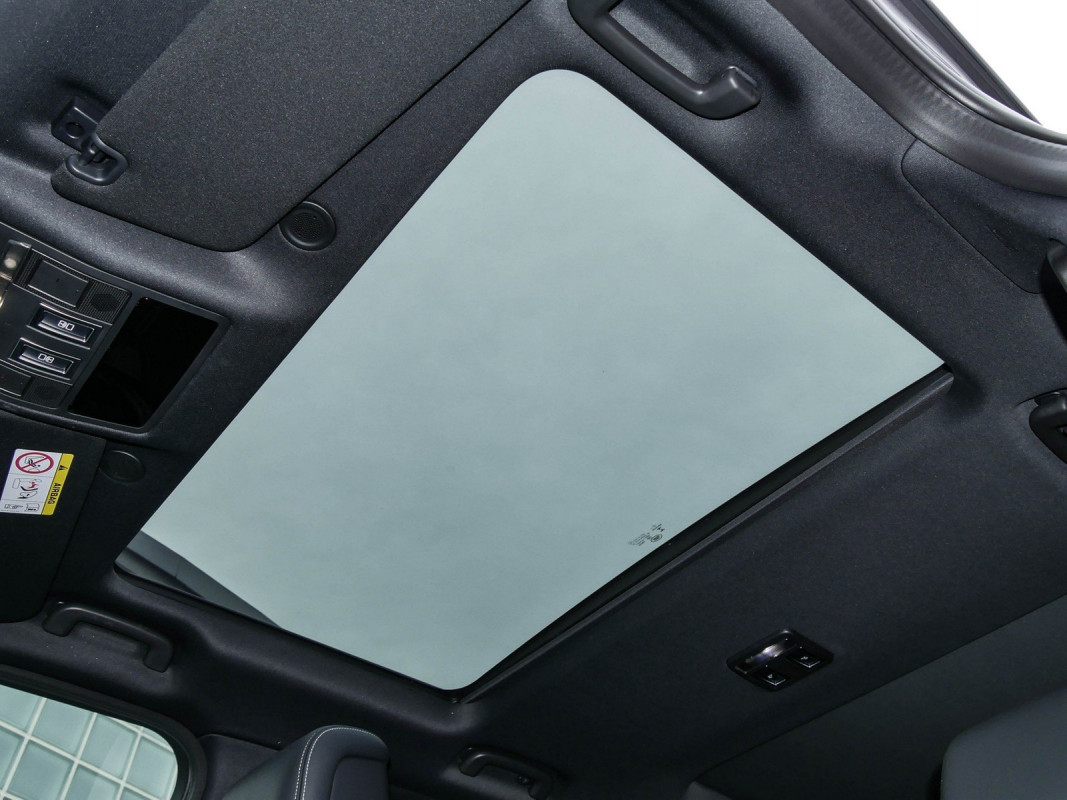 Land Rover Discovery D250 AWD R-Dynamic SE, AHK, Pano - SUV/Off-road - Grau - Gebrauchtwagen - Bild 10