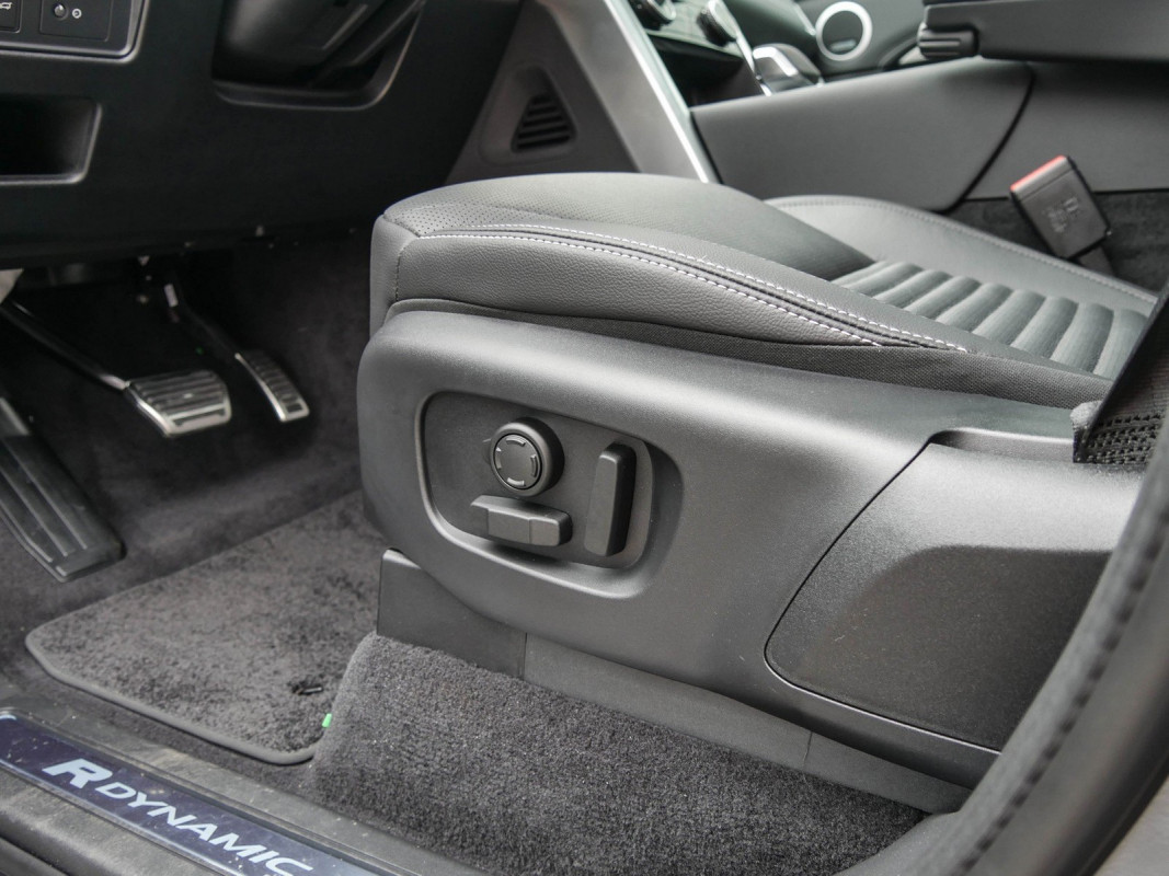 Land Rover Discovery D250 AWD R-Dynamic SE, AHK, Pano - SUV/Off-road - Grau - Gebrauchtwagen - Bild 12