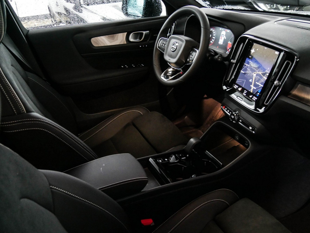 Volvo XC40 - SUV/Off-road - Schwarz - Gebrauchtwagen - Bild 3