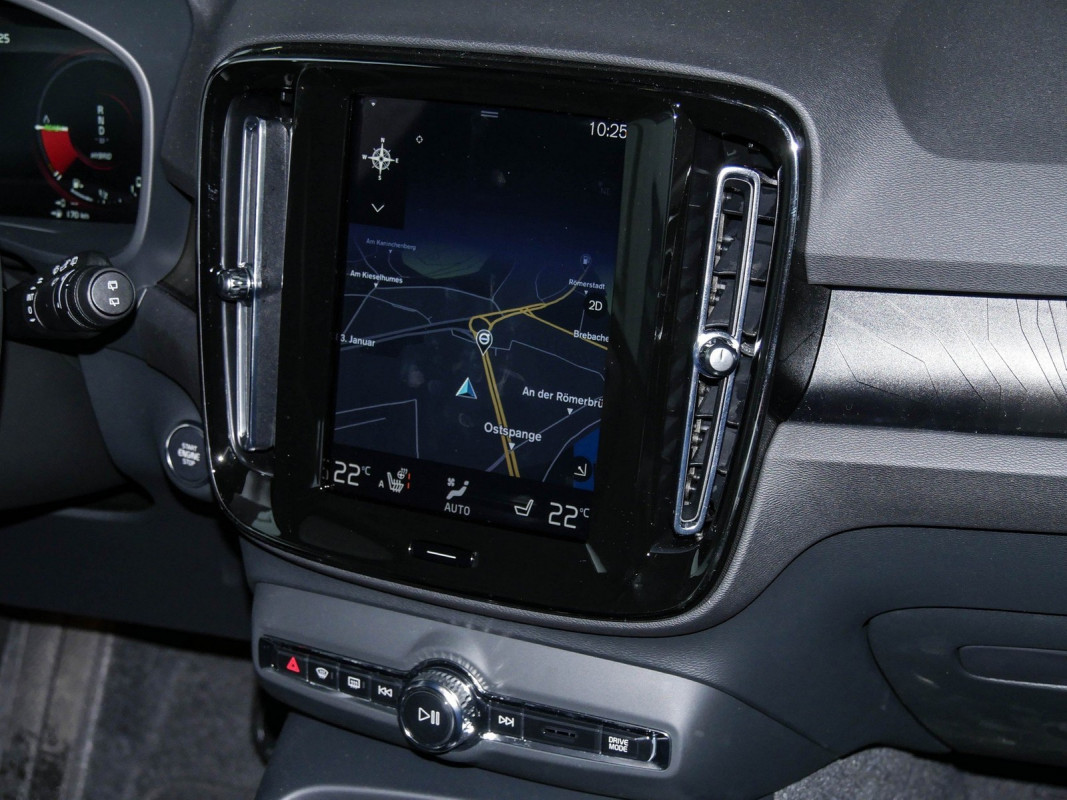 Volvo XC40 - SUV/Off-road - Schwarz - Gebrauchtwagen - Bild 9