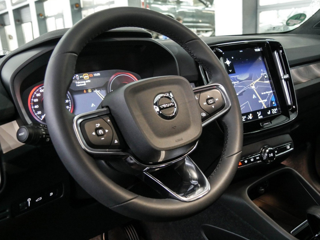 Volvo XC40 - SUV/Off-road - Schwarz - Gebrauchtwagen - Bild 10