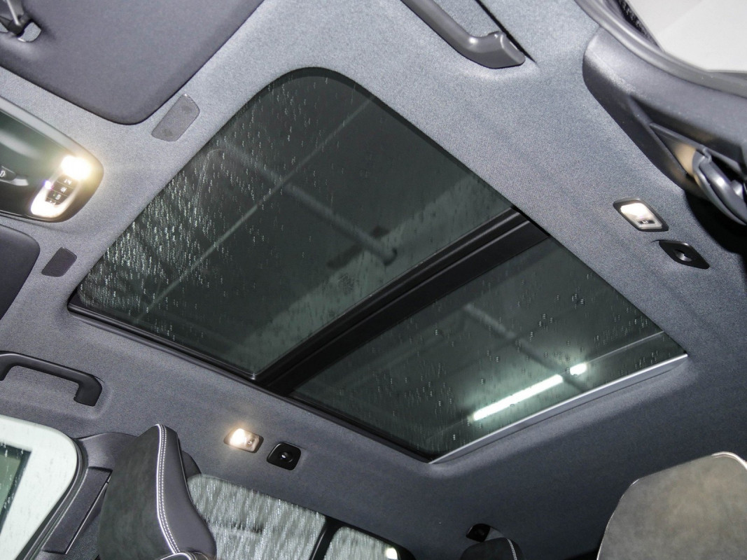 Volvo XC40 - SUV/Off-road - Schwarz - Gebrauchtwagen - Bild 12