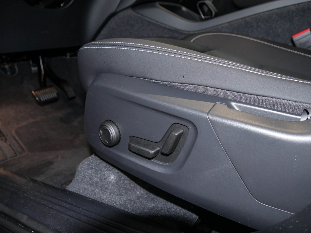 Volvo XC40 - SUV/Off-road - Schwarz - Gebrauchtwagen - Bild 15