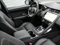 Jaguar E-PACE D200 R-Dynamic SE AWD - SUV/Off-road - Schwarz - Gebrauchtwagen - Bild 3