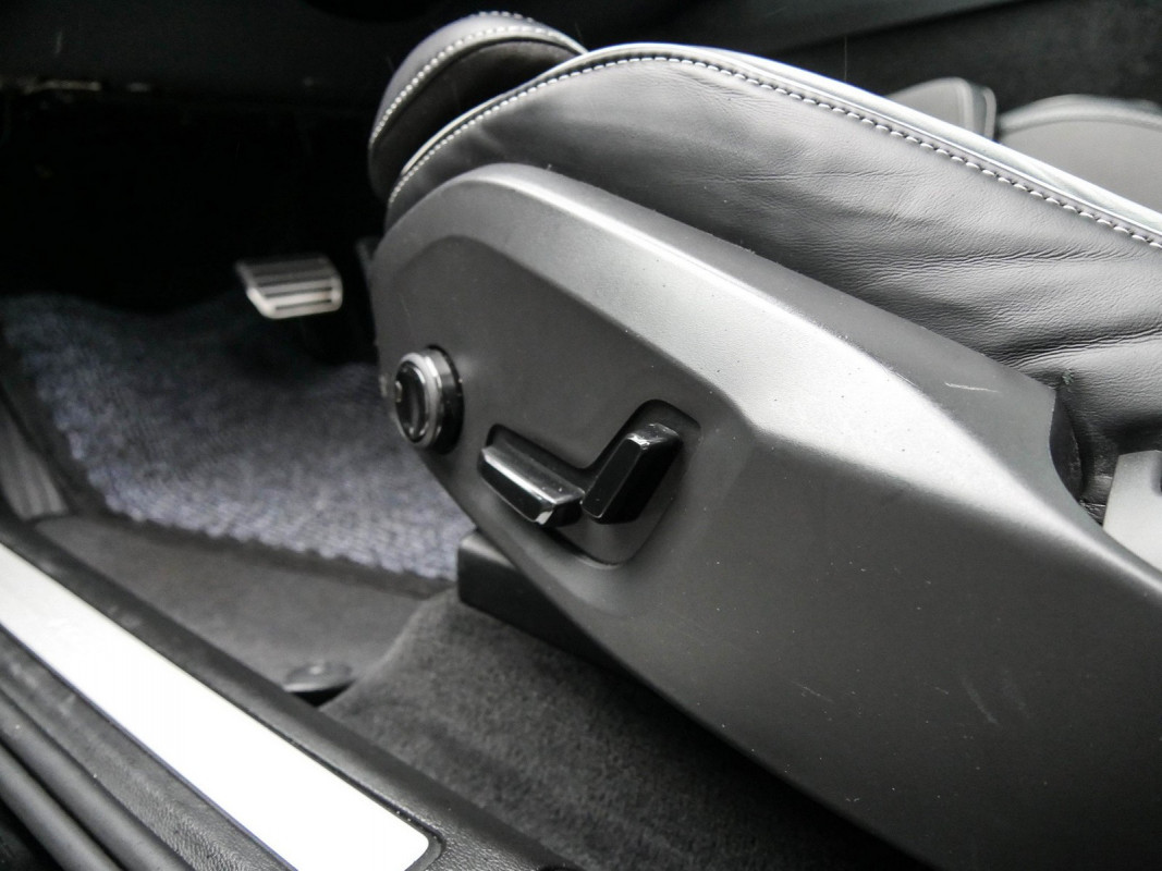 Volvo XC60 - SUV/Off-road - Schwarz - Gebrauchtwagen - Bild 14